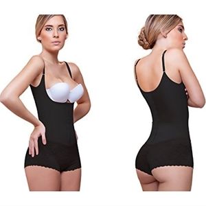 Vedette sexy shapewear size 34 black NWT sexy boyshort
